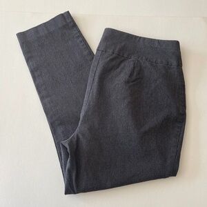 Chico's Fabulously Slimming Pull-On Pants size 1.5 short (10 short)